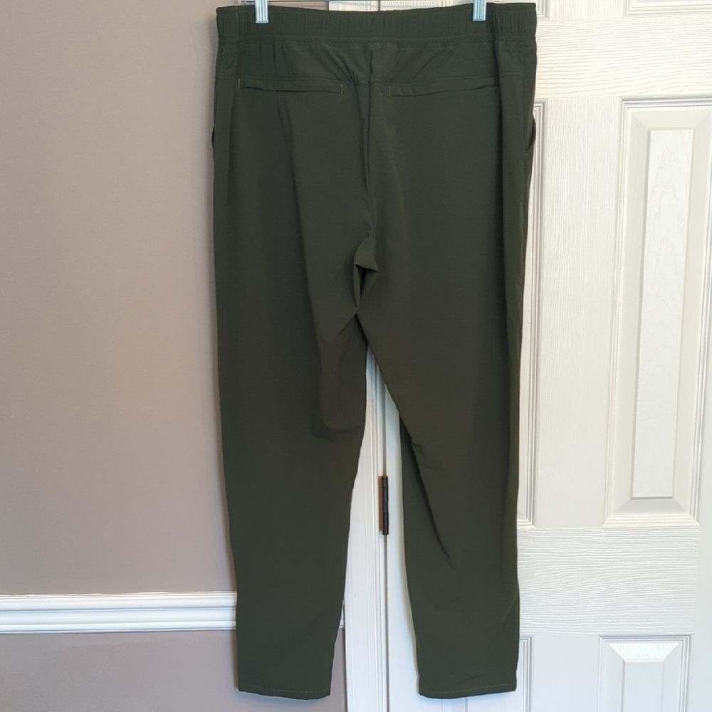 Women's Outdoor Research Ferrosi Transit Dark Green Ankle Pants - Picture 2 of 8